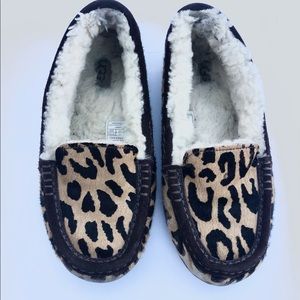 Ugg’s Ansley Leopard print calf hair slippers.